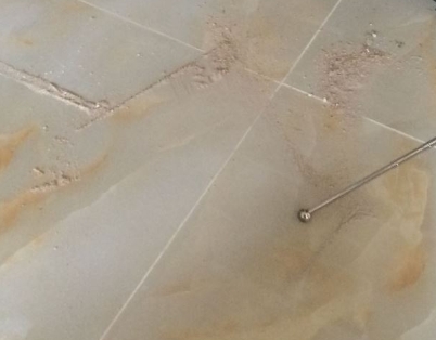 磴口瓷砖空鼓维修公司分享粘合剂选择不当在瓷砖铺贴过程中可能导致以下问题