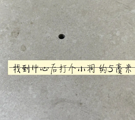 磴口瓷砖空鼓维修公司专业解答在瓷砖铺贴过程中，如果砂料搅拌不均匀，将会带来以下问题