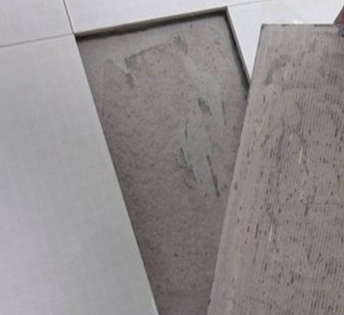 磴口瓷砖空鼓维修公司分享瓷砖铺贴时如果打浆（即涂抹在瓷砖背面和基层上的砂浆或瓷砖胶）过少，会带来以下问题